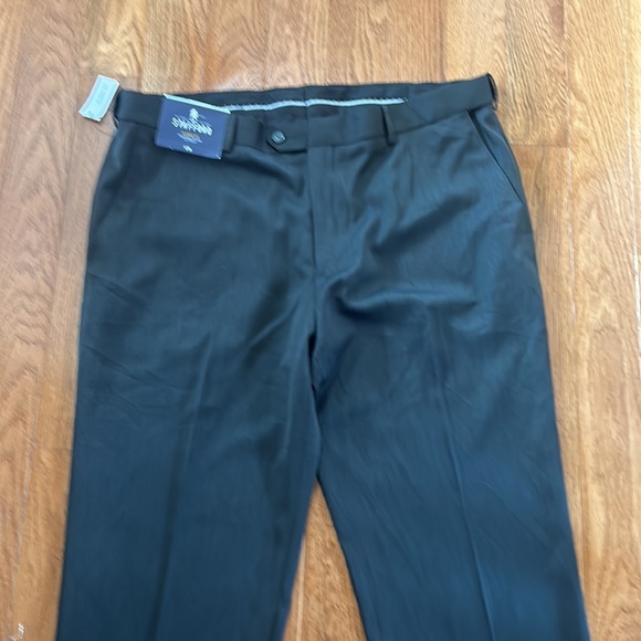 NWT MEN STAFFORD CLASSIC FIT FLAT FRONT DRESS PANTS IN DARK OLIVE IN SIZE 42x29 - Picture 10 of 10